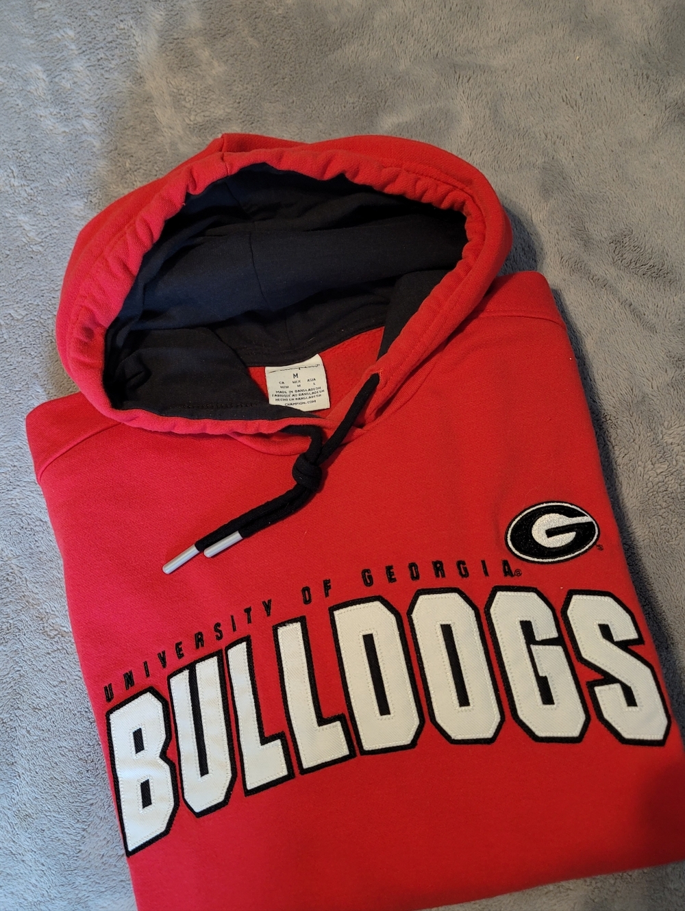 Champion Ga BULLDOGS Red Hoodie Size Medium Pullover Sweatshirt Unisex EUC Warm